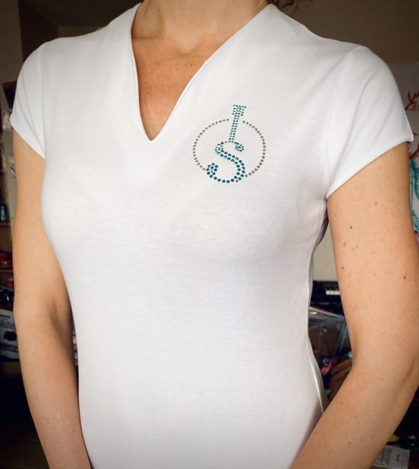 T-Shirt Femme col V Blanc, logo bleu et argent